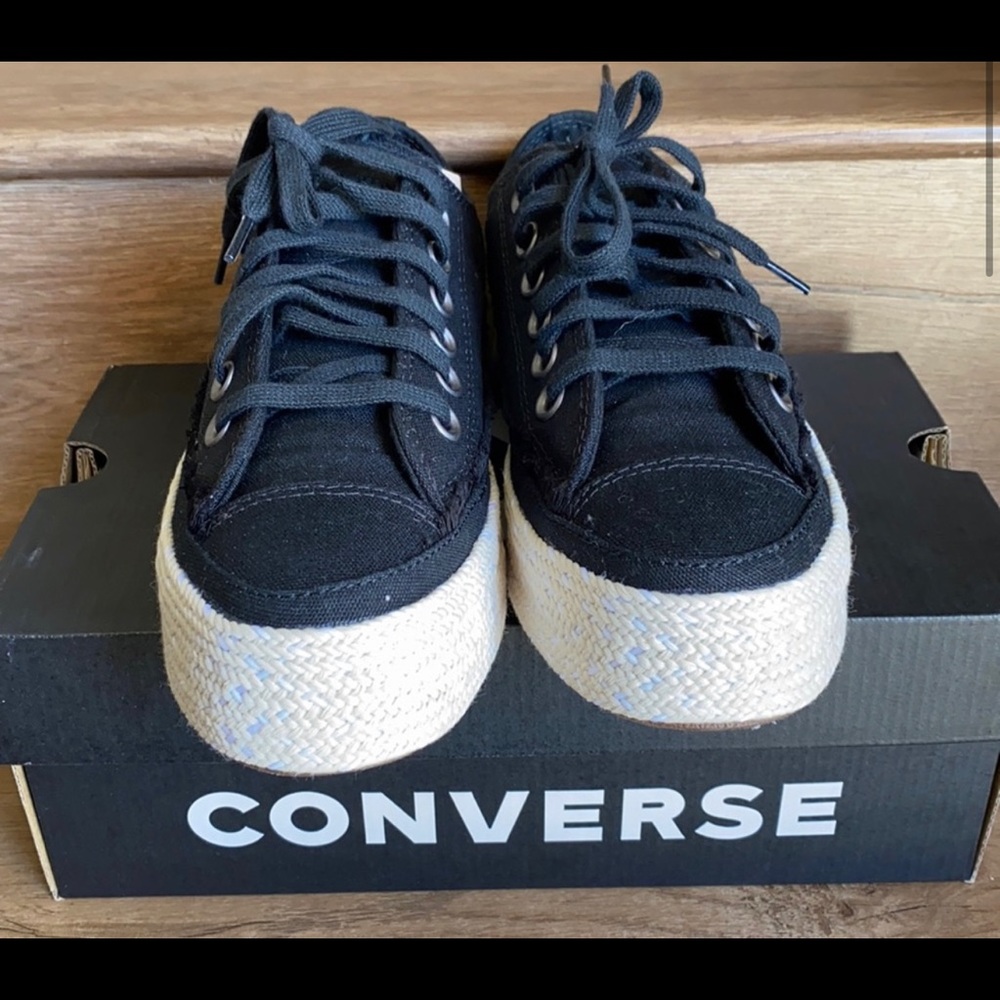 Converse size 5.5 platform espadrilles New With Box